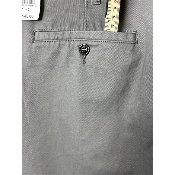 BNWT Dockers Perfect Short Classic Fit Mens 40 Gray 10" Inseam Security Pocket - Picture 11 of 14